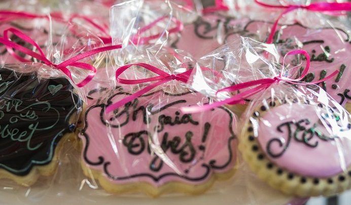 wedding cookie favors