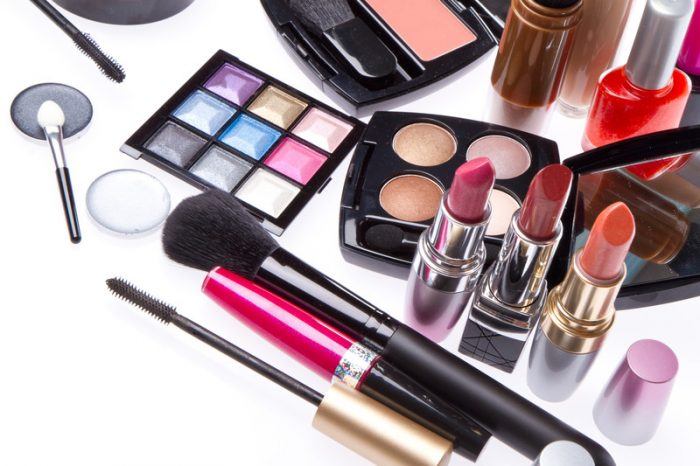 Make Money Selling Makeup Online