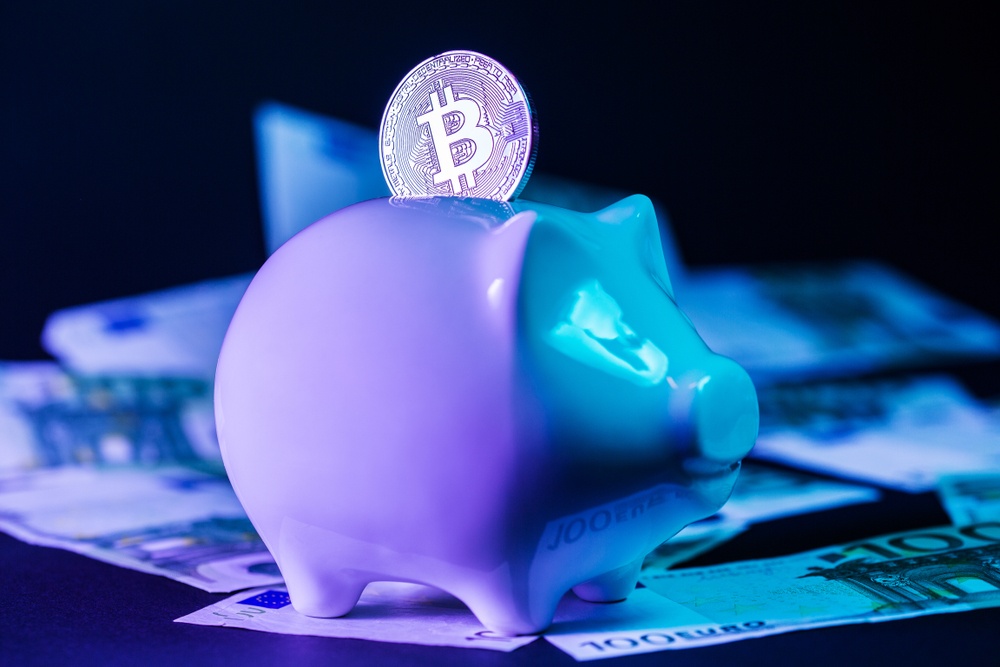 bitcon investing in small piggy bank