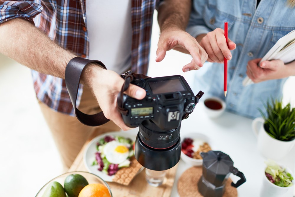 mansplaining how to use camera for food photography