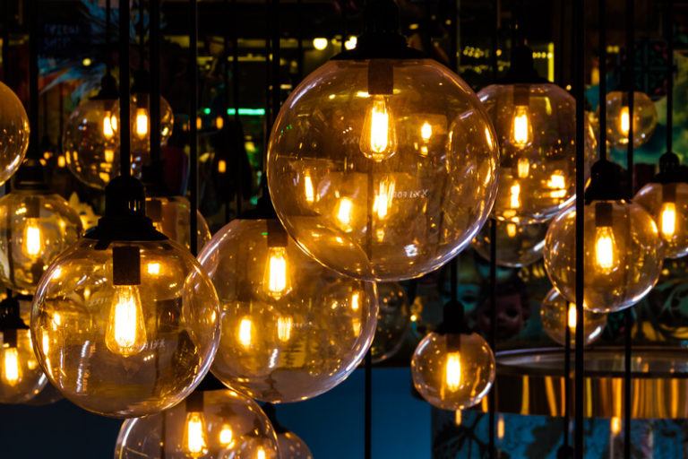 Top Ten Lighting Affiliate Programs That Highlight Affiliate Earnings